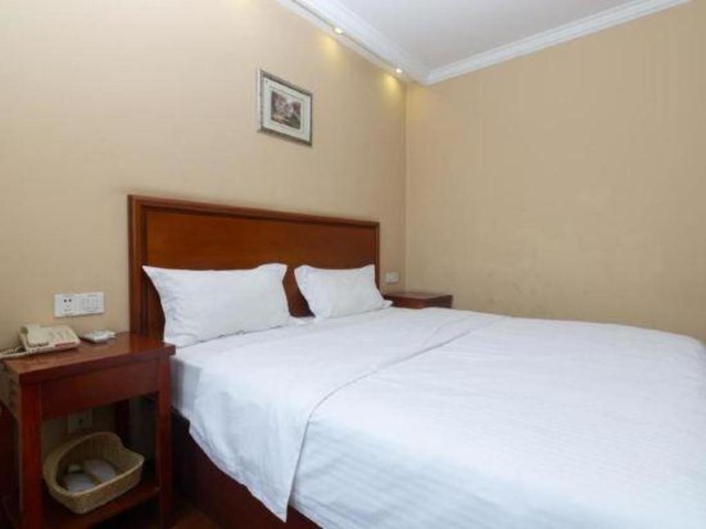 Greentree Hongqiao Airport Huqingping Highway Shell 3* Shanghai