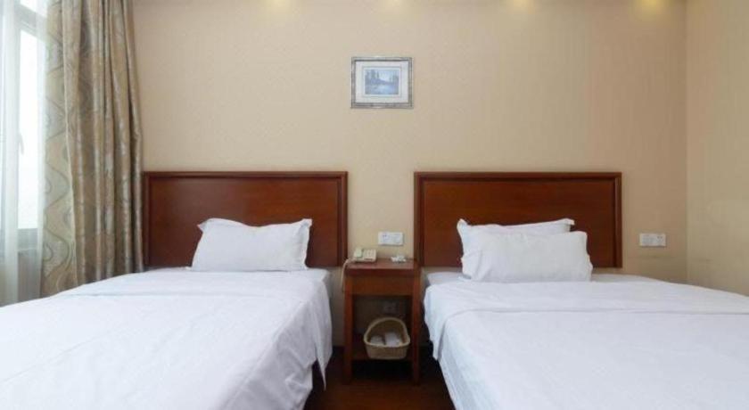 Greentree Hongqiao Airport Huqingping Highway Shell Hotel