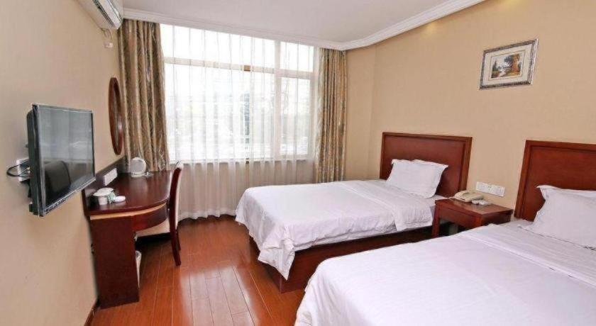 Hotel Greentree Hongqiao Airport Huqingping Highway Shell 3*