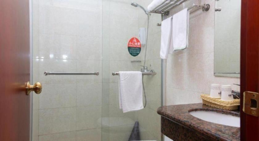 Greentree Hongqiao Airport Huqingping Highway Shell Hotel Shanghai