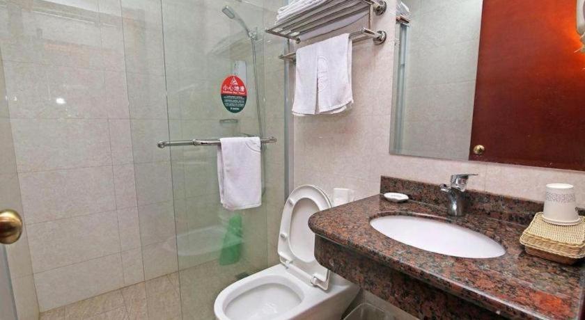 Greentree Hongqiao Airport Huqingping Highway Shell Hotel