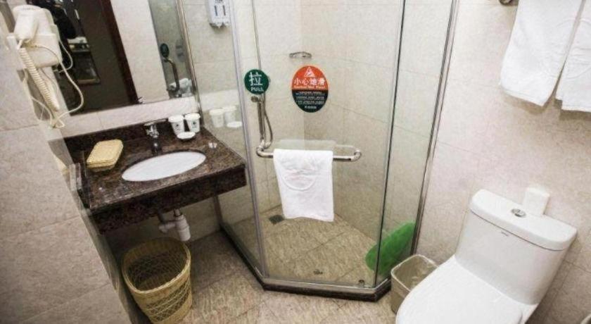 Greentree Hongqiao Airport Huqingping Highway Shell 3*